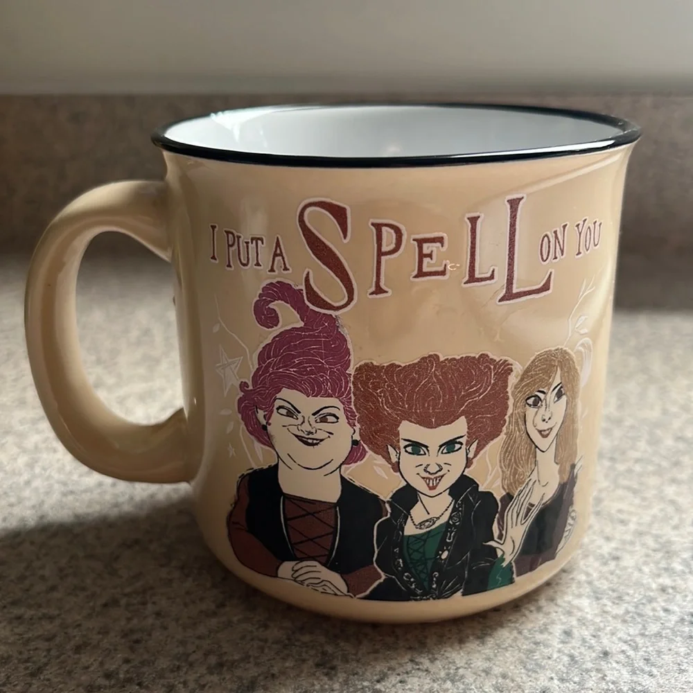 Disneys Hocus Pocus 20 oz mug - Picture 1 of 5